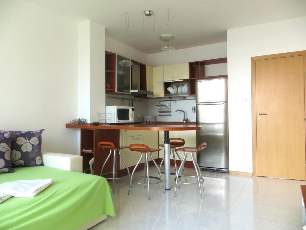 Holiday Apartment In Riviera Complex Sveti Vlas Room photo