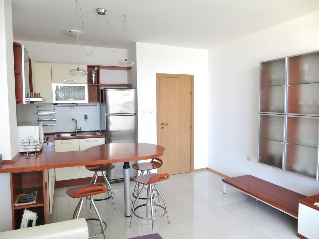 Holiday Apartment In Riviera Complex Sveti Vlas Room photo