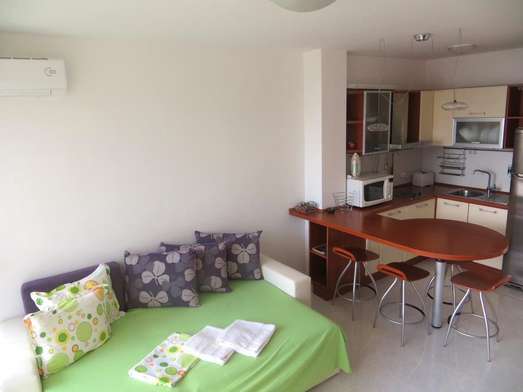 Holiday Apartment In Riviera Complex Sveti Vlas Exterior photo